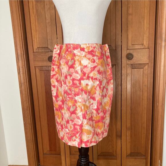 Talbots Splashy Floral Print Pencil Skirt, Size 8P - Picture 3 of 4